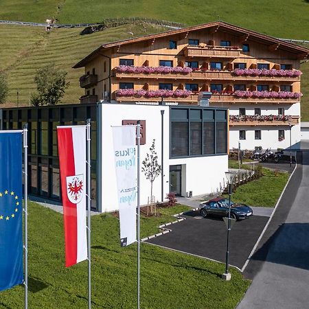 Das Unterrain Lifestyle Hotel Sankt Jakob in Defereggen Dış mekan fotoğraf
